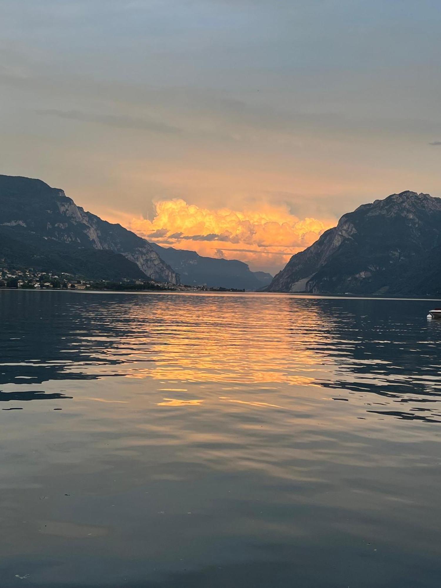 Domus Graziana - Lake Front Oliveto Lario Exteriér fotografie